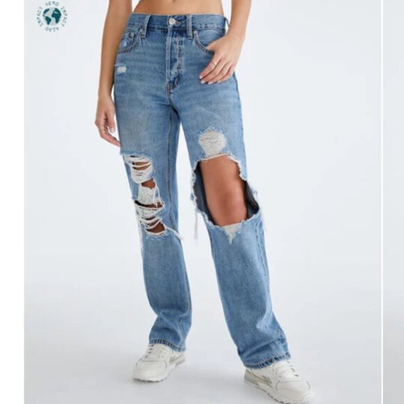 Aeropostale 90s Baggy Distressed Blue Boyfriend Denim Jeans Women's Size 6 NWT - Picture 1 of 4